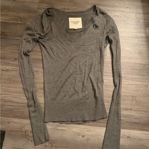Abercrombie & Fitch Heather Gray V-Neck Sweater